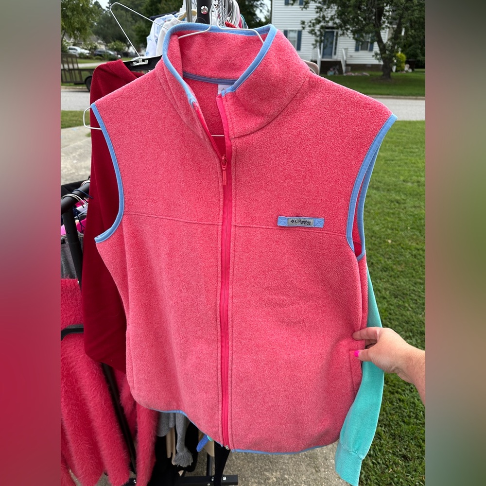 Columbia pink and periwinkle fleece vest XL